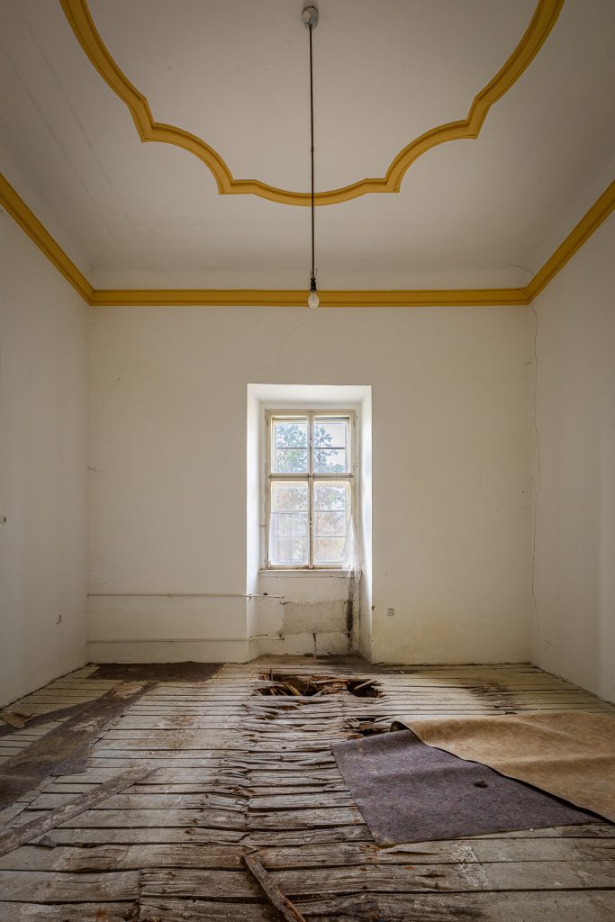 Zámek - pokoj hrůzy - urbex