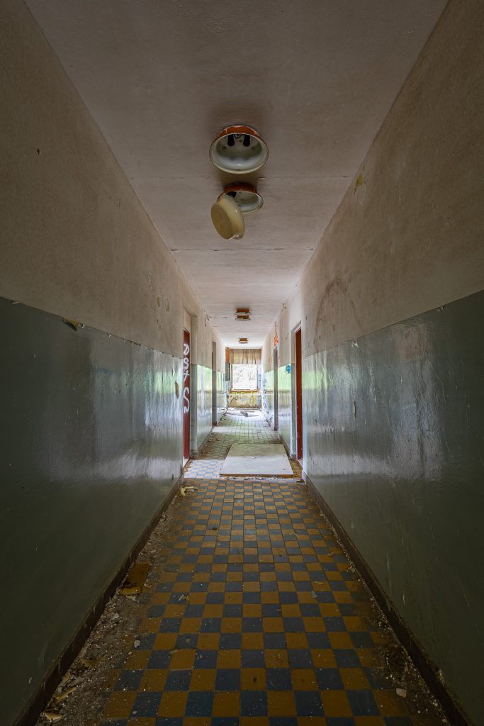 Dětská ozdravovna - chodba - urbex