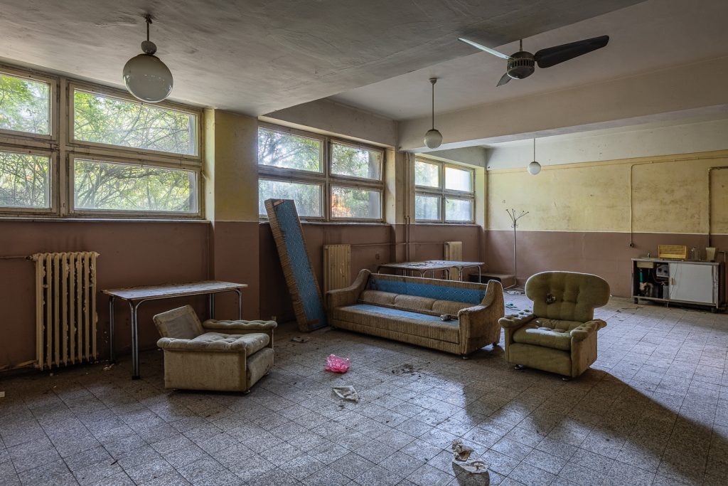 Bývalá tepelná elektrárna - posezení - urbex