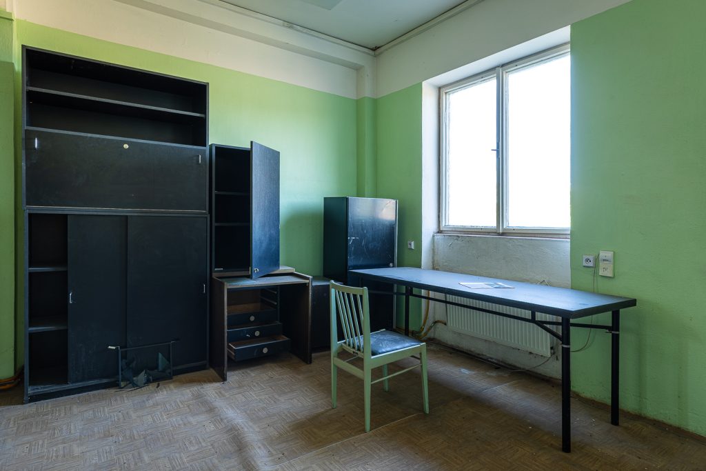 Bývalá tepelná elektrárna - zasedací místnost - urbex