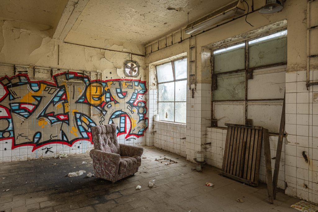 Továrna - posezení pro zaměstnance - urbex