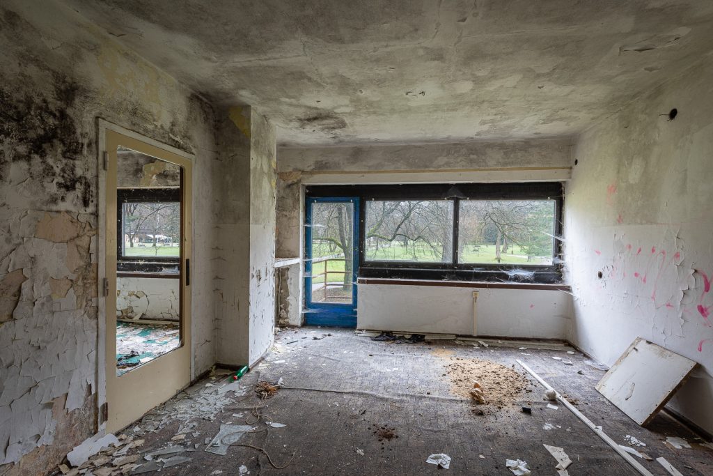 Léčebný dům - pokoj - urbex