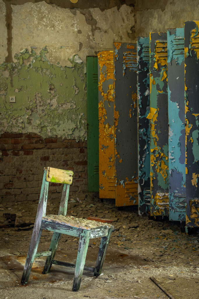 Zbrojovka - šatna - urbex