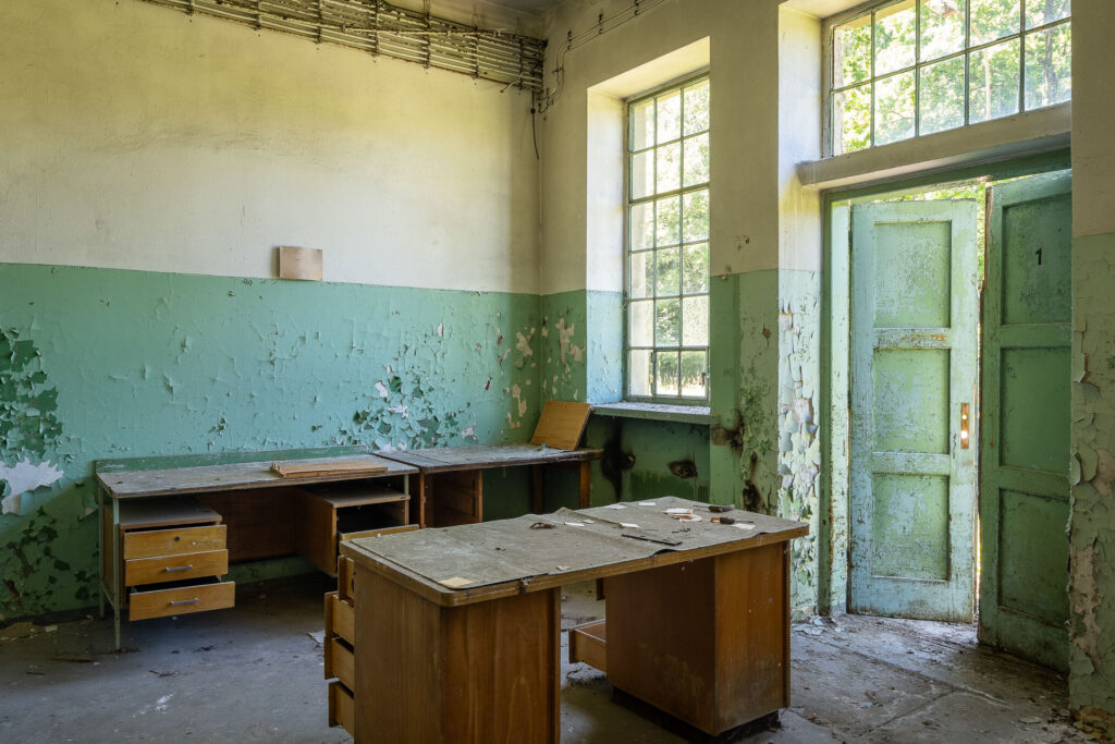 Zbrojovka - kancelář- urbex