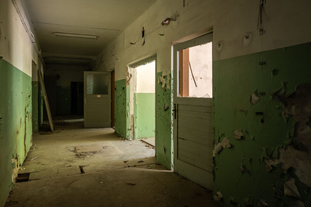 Zbrojovka - chodba - urbex