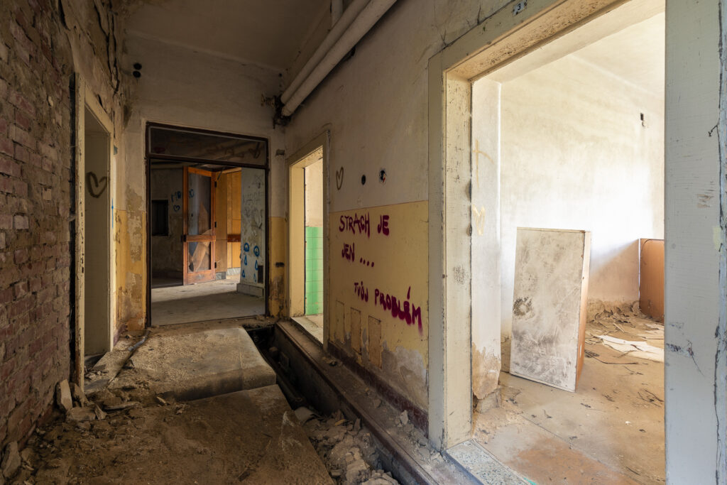 Zbrojovka - administrativní budova - suterén - urbex