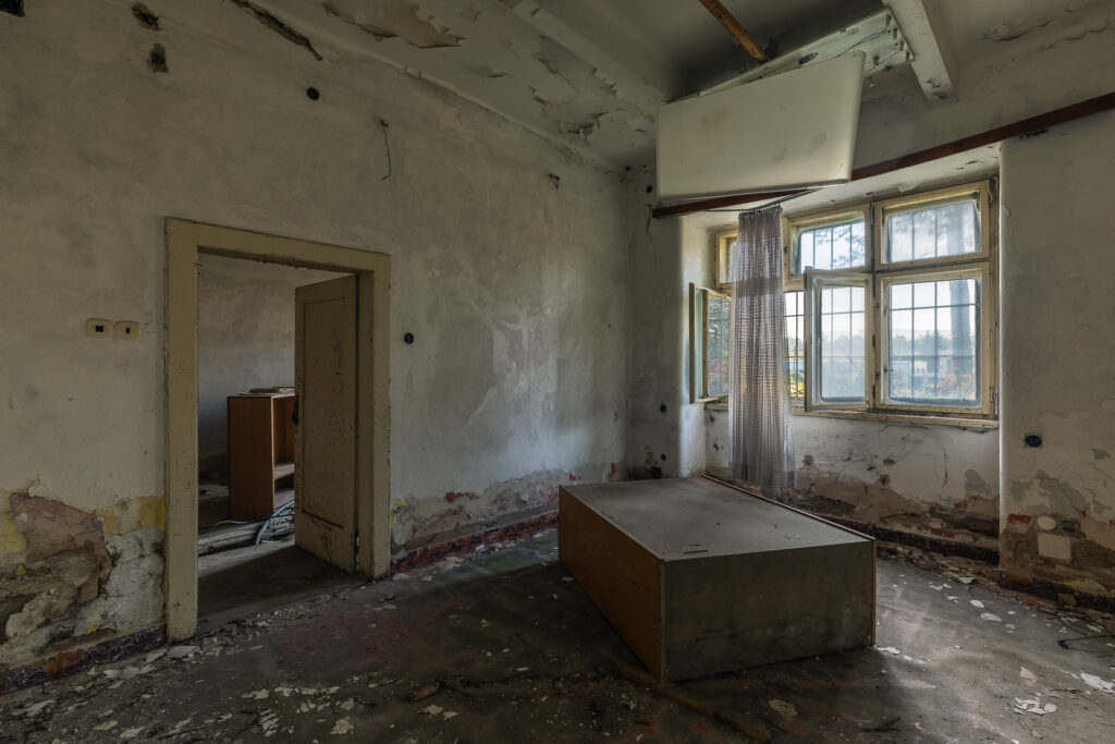 Zbrojovka - administrativní budova - suterén - urbex