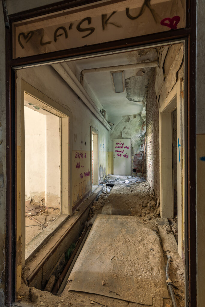 Zbrojovka - administrativní budova - suterén - urbex