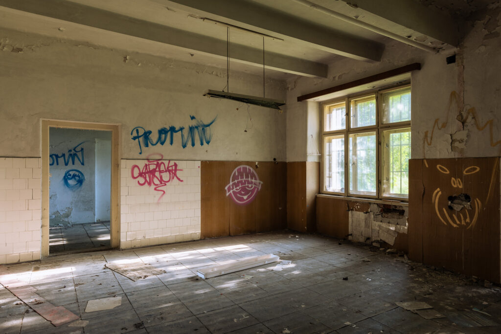 Zbrojovka - administrativní budova - suterén - urbex