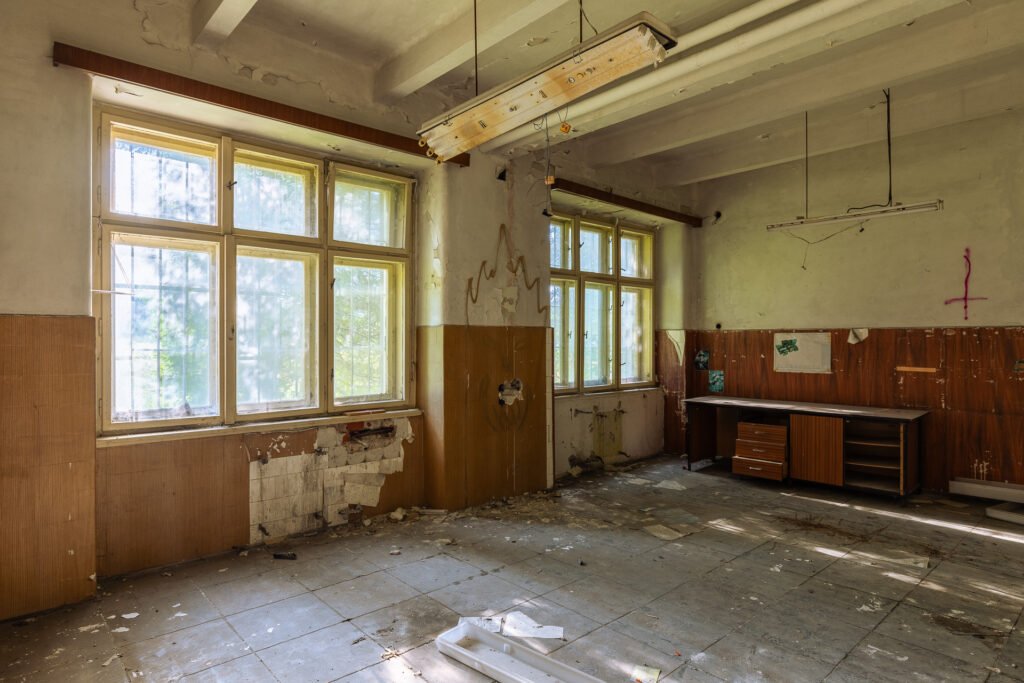 Zbrojovka - administrativní budova - suterén - urbex