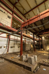Opuštěná teplárna v Čechách, hala, industriál, urbex