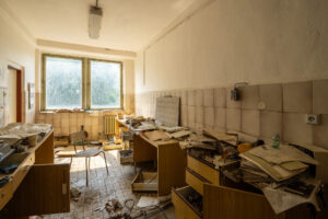 Opuštěná teplárna v Čechách, pracovní místnost, urbex